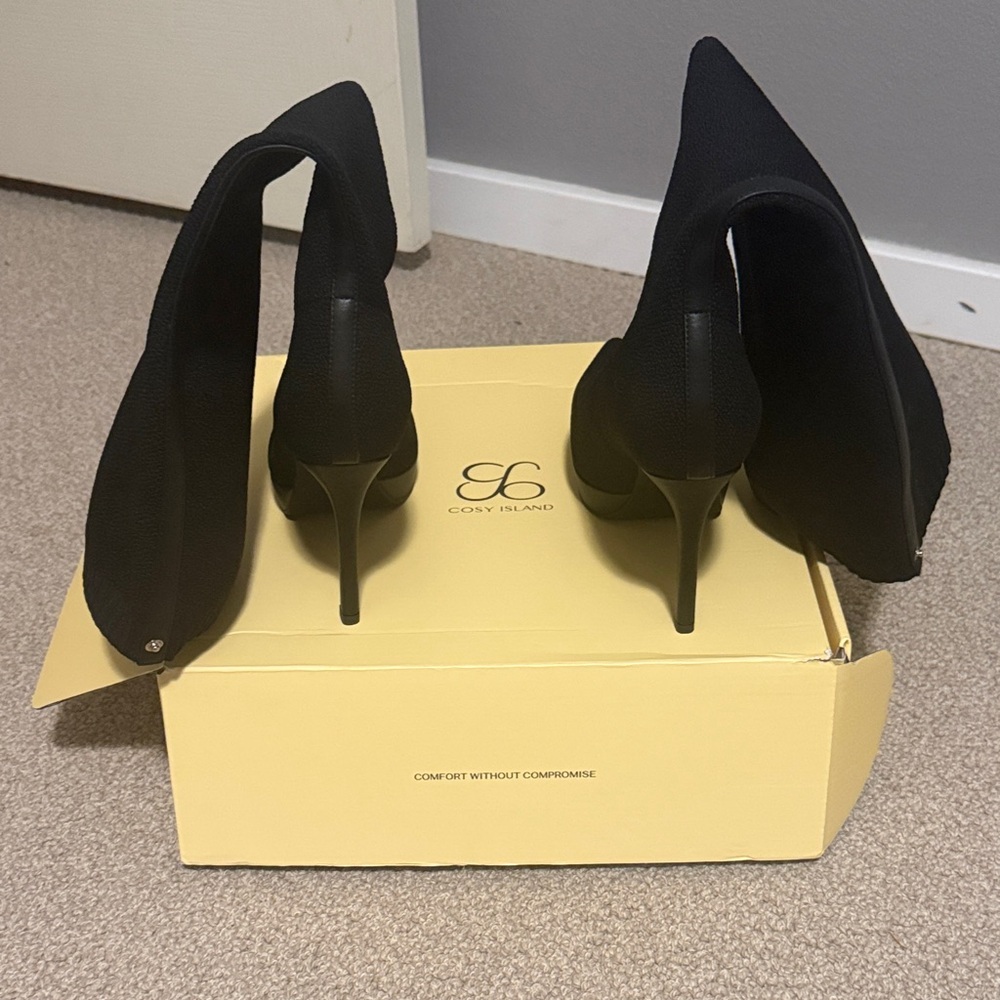 Cozy Island Black Heeled Boots for Women